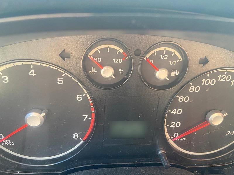 Second-hand Ford Focus 101 CP (74 kW) 2005 Argintiu Break