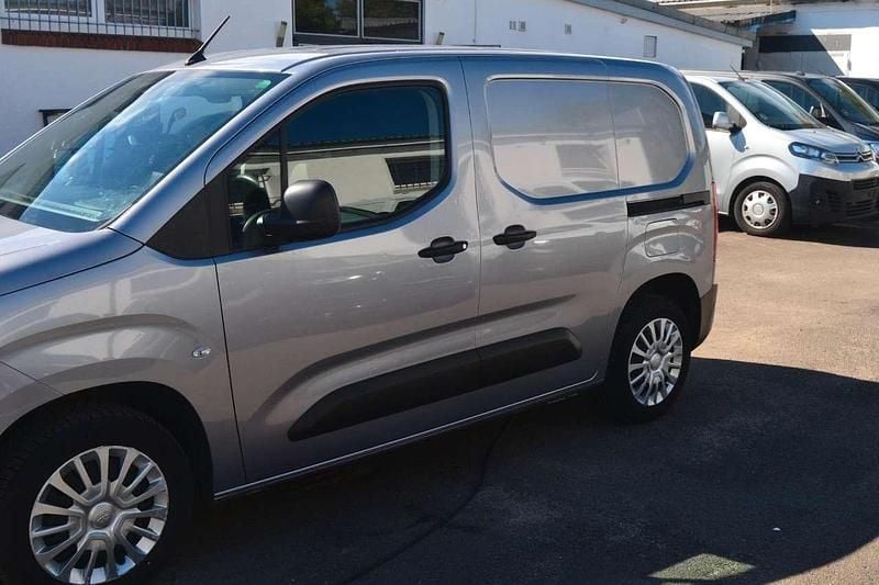 Gebraucht Toyota Proace Executive 131 PS (96 kW) 2021 Grau Van / Kleinbus