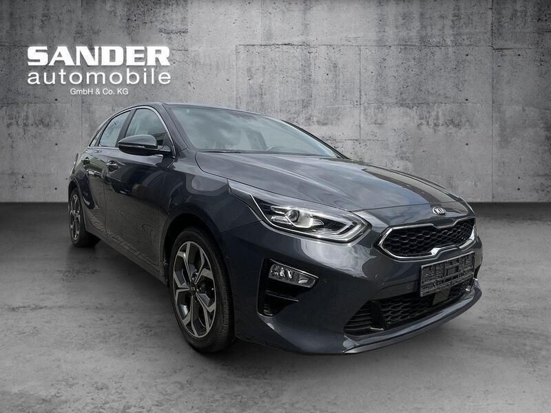 Grau Gebraucht 2019 Kia Ceed Spirit Limousine | 17.450 € (Fairer Preis) - Bild 1/3