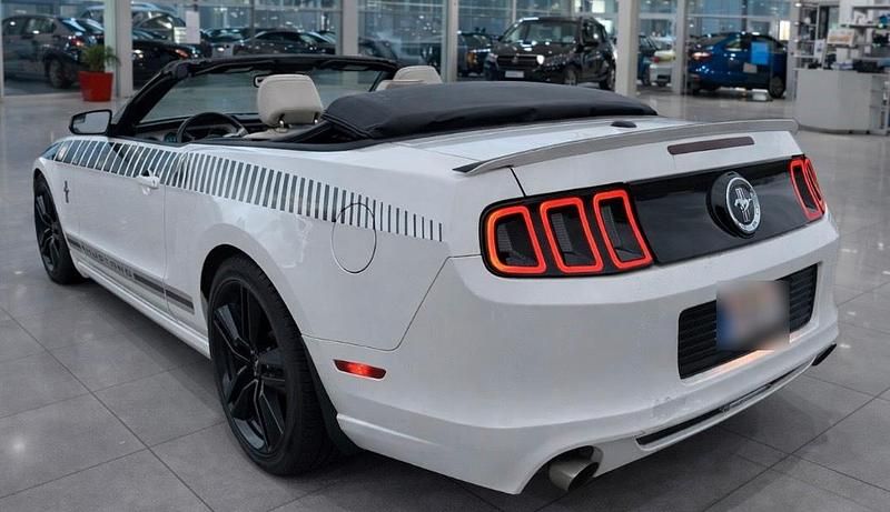 Gebraucht Ford Mustang 309 PS (227 kW) 2013 Weiß Cabrio
