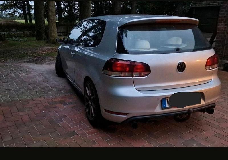Silber Gebraucht 2010 VW Golf VI GTI Limousine | 6.000 € (Superpreis) - Bild 1/4