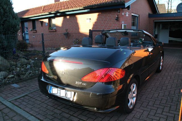 Gebraucht Peugeot 307 CC 190 PS (139 kW) 2006 Schwarz metallic Cabrio