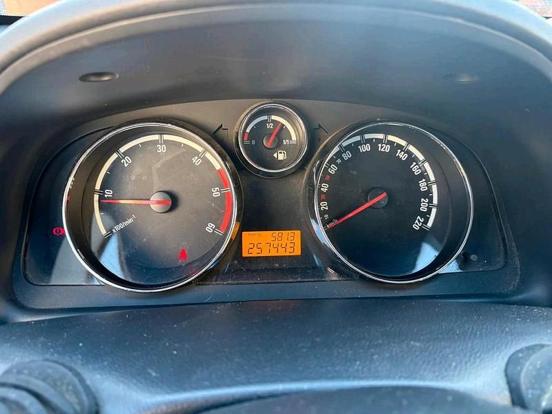 Gebraucht Opel Antara 150 PS (110 kW) 2008 Silber SUV