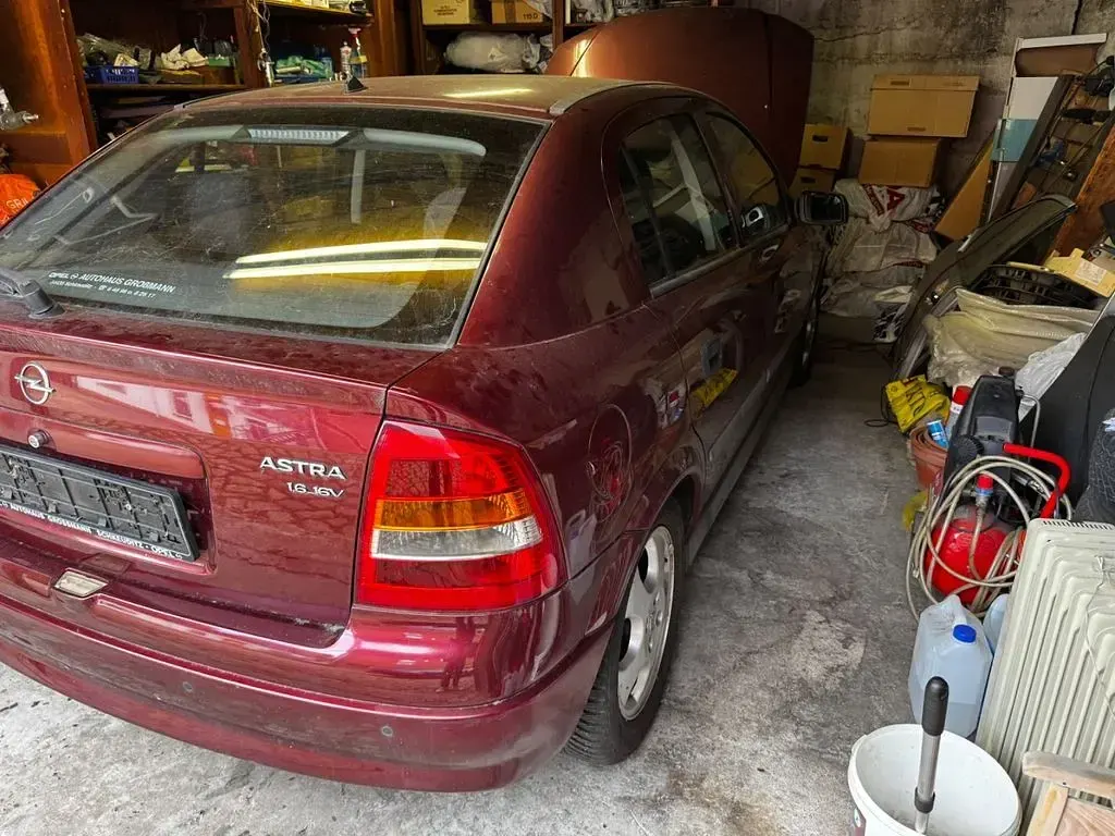 Gebraucht Opel Astra 101 PS (74 kW) 1999 Rot Limousine