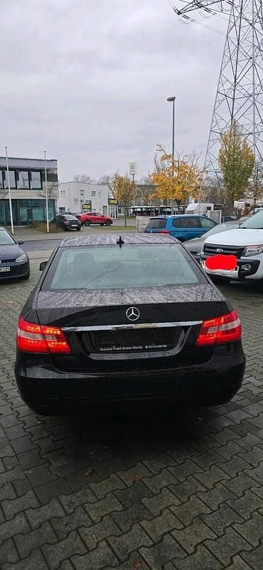 Gebraucht Mercedes E200 136 PS (100 kW) 2010 Schwarz Limousine