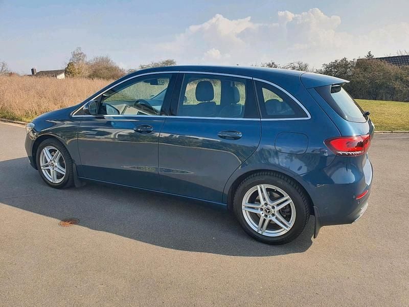 Gebraucht Mercedes B220 190 PS (139 kW) 2020 Van / Kleinbus