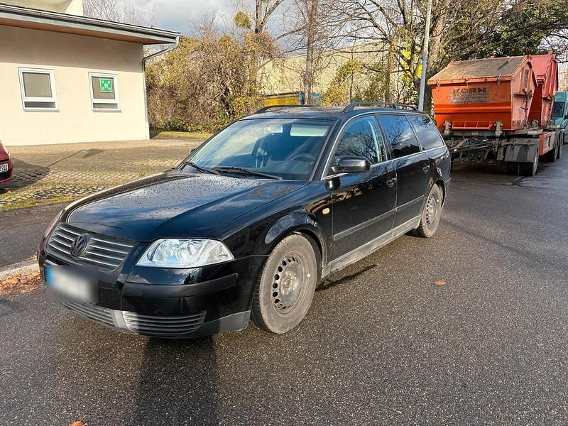 Schwarz Gebraucht 2001 VW Passat Kombi | 600 € (Superpreis) - Bild 1/4