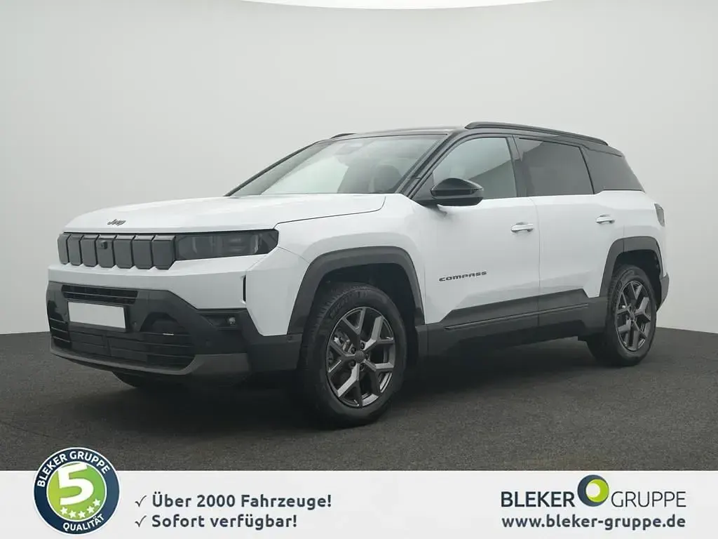 Neu Jeep Compass 145 PS (106 kW) 2026 Amazonia green / black SUV