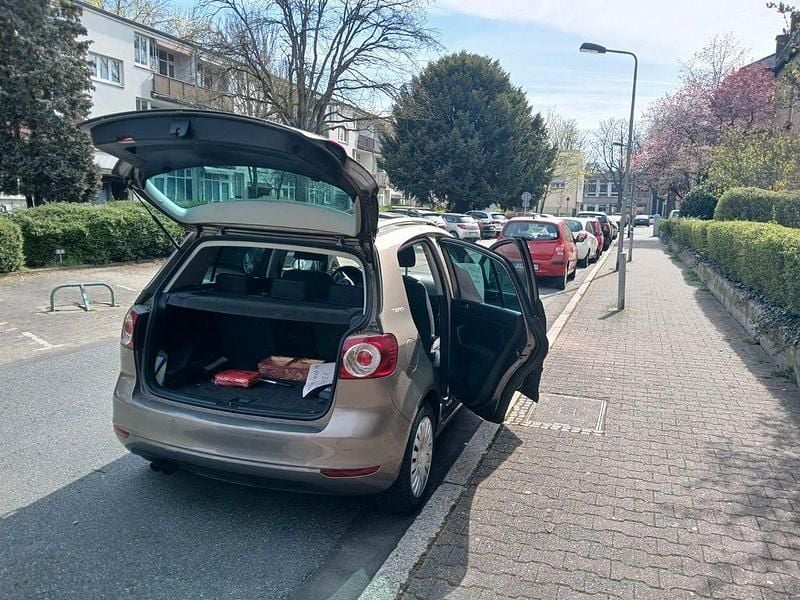 Gebraucht VW Golf Plus Cross Highline 122 PS (89 kW) 2011 Beige Van / Kleinbus