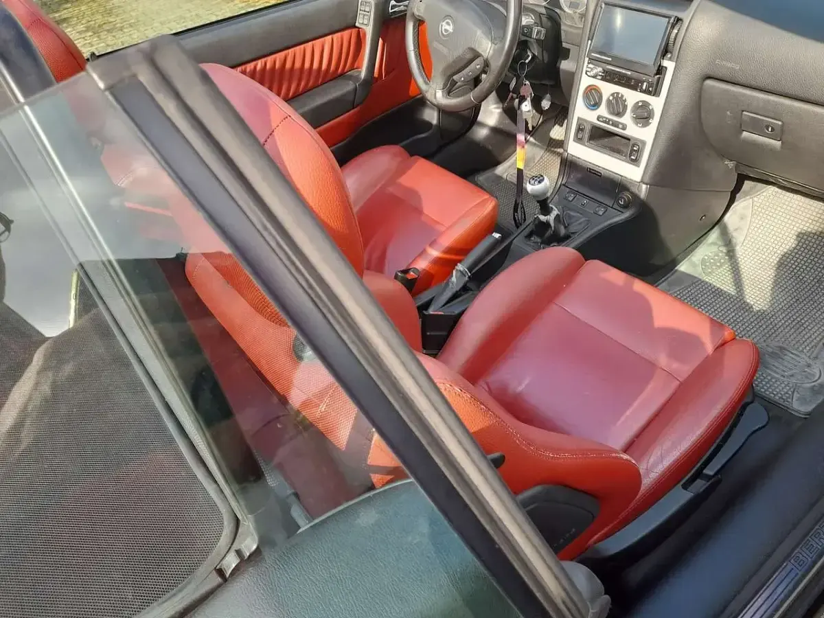 Gebraucht Opel Astra Cabriolet 147 PS (108 kW) 2004 Schwarz Cabrio