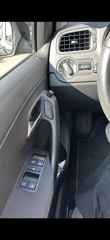 Gebraucht VW Polo Life 90 PS (66 kW) 2013 Schwarz Kleinwagen