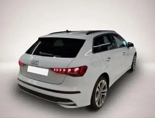 Gebraucht Audi A3 Ambiente 204 PS (150 kW) 2025 Manufacturer Limousine