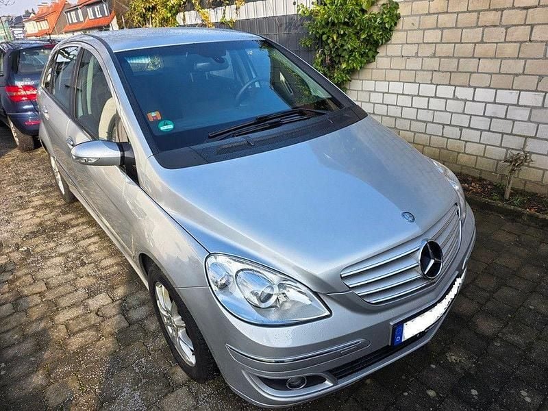 Gebraucht Mercedes B180 Edition 109 PS (80 kW) 2008 Silber Van / Kleinbus