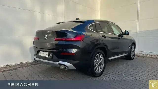 Gebraucht BMW X4 Performance 190 PS (139 kW) 2024 Grau SUV