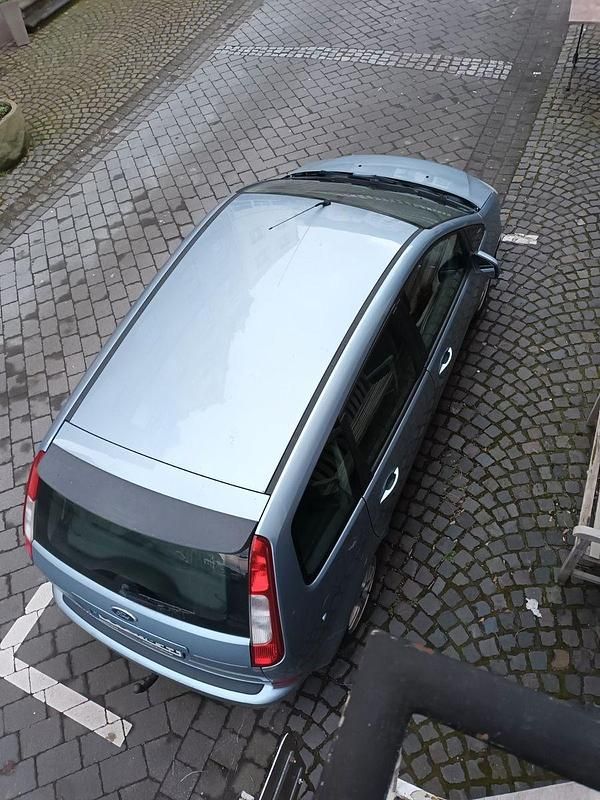 Gebraucht Ford Focus Trend 145 PS (106 kW) 2005 Blau Kombi