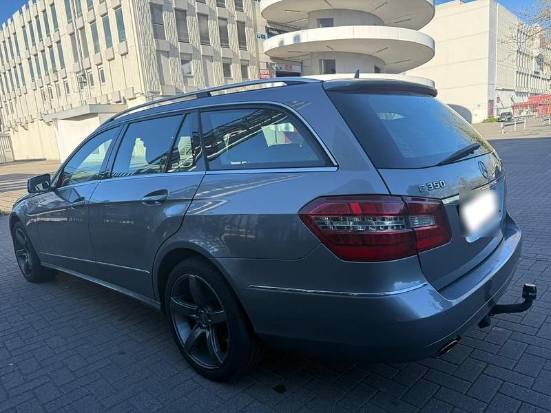 Gebraucht Mercedes E350 Elegance 292 PS (214 kW) 2010 Grau Kombi