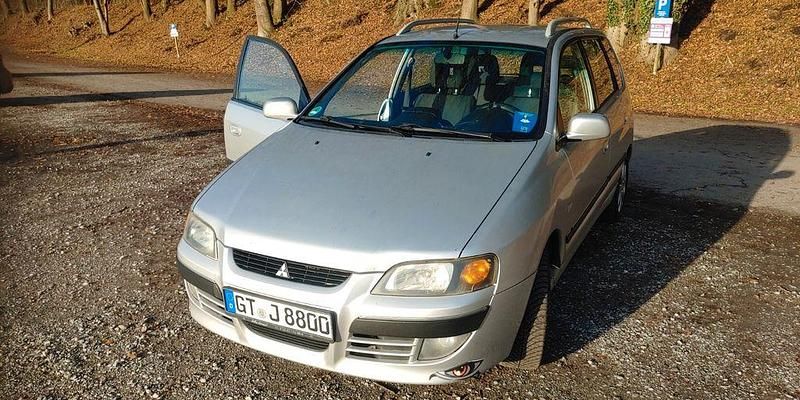 Silber Gebraucht 2005 Mitsubishi Space Gear Van / Kleinbus | 1.350 € - Bild 1/4