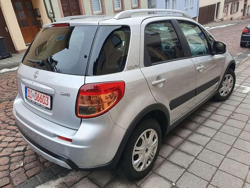 Gebraucht Suzuki SX4 Club 135 PS (99 kW) 2013 Silber SUV