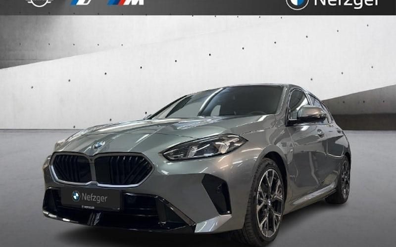 Grau Gebraucht 2025 BMW 120 Shadowline Kleinwagen | 34.890 € (Guter Preis) - Bild 1/4