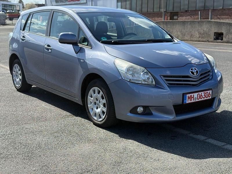 Gebraucht Toyota Verso Life 132 PS (97 kW) 2011 Blau Van / Kleinbus