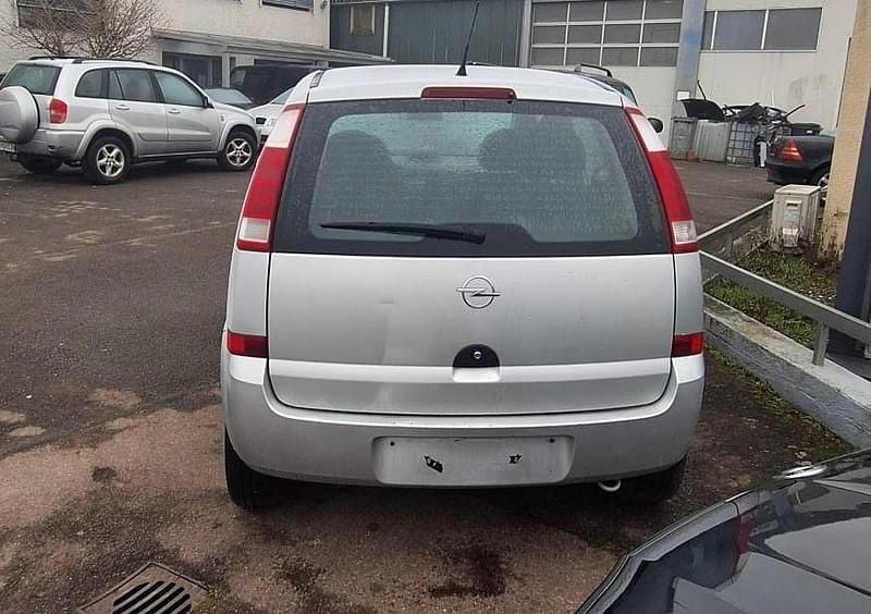 Gebraucht Opel Meriva Enjoy 101 PS (74 kW) 2003 Silber Van / Kleinbus