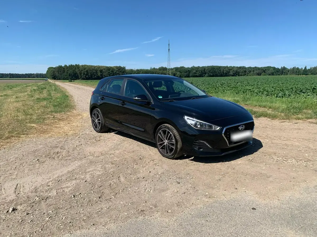 Gebraucht Hyundai i30 100 PS (73 kW) 2018 Schwarz Coupé