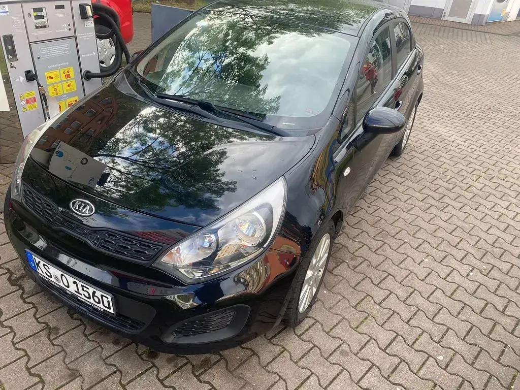 Gebraucht Kia Rio Edition 7 109 PS (80 kW) 2012 Schwarz Limousine