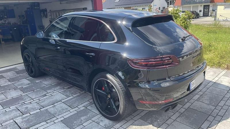 Gebraucht Porsche Macan Turbo 441 PS (324 kW) 2017 Schwarz SUV
