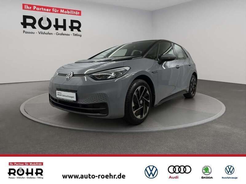 Mondsteingrau / schwarz Gebraucht 2021 VW ID.3 Pro Performance Kleinwagen | 19.670 € (Guter Preis) - Bild 1/4