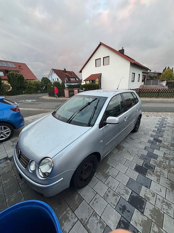 Silber Gebraucht 2005 VW Polo Basis Limousine | 1.000 € (Superpreis) - Bild 1/4