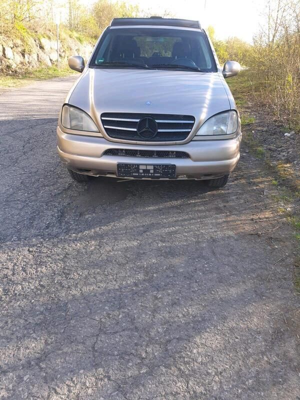 Grün Gebraucht 2000 Mercedes ML270 SUV | 2.000 € (Superpreis) - Bild 1/4