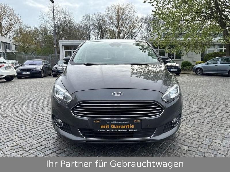 Second-hand Ford S-MAX Titanium 209 CP (153 kW) 2016 Gri Monovolum