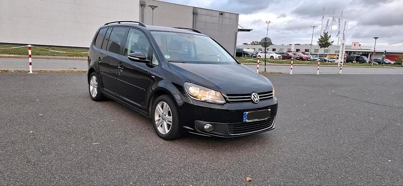 Schwarz Gebraucht 2012 VW Touran Van / Kleinbus | 9.850 € (Fairer Preis) - Bild 1/4