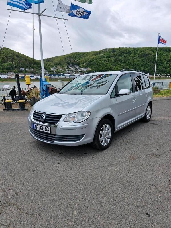 Silber Gebraucht 2009 VW Touran Van / Kleinbus | 2.600 € (Superpreis) - Bild 1/4