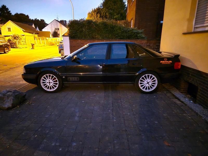 Second-hand Audi 80 150 CP (110 kW) 1993 Albastru Berlinǎ