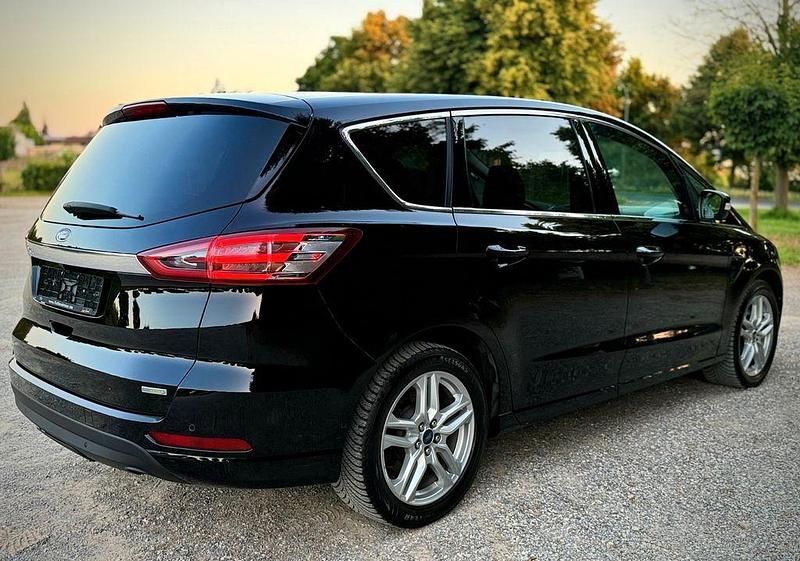 Schwarz Gebraucht 2019 Ford S-MAX Titanium Van / Kleinbus | 18.500 € (Fairer Preis) - Bild 1/4