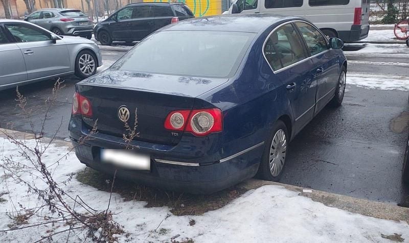 Gebraucht VW Passat 131 PS (96 kW) 2006 Blau Limousine