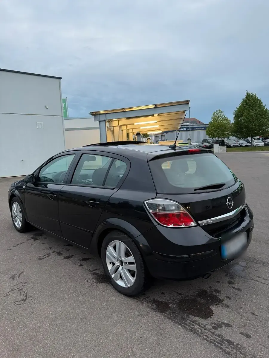 Usata Opel Astra 150 CV (110 kW) 2009 Nero Utilitaria