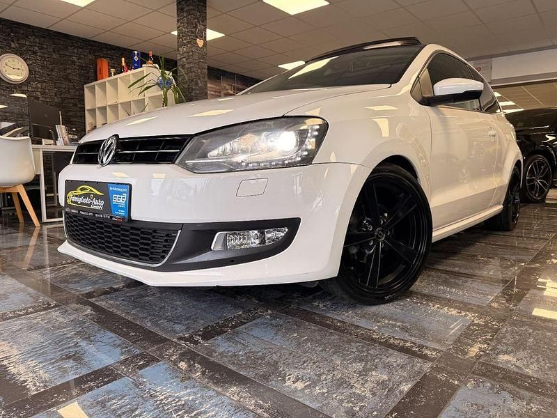 Weiß Gebraucht 2014 VW Polo Life Limousine | 6.950 € (Fairer Preis) - Bild 1/4