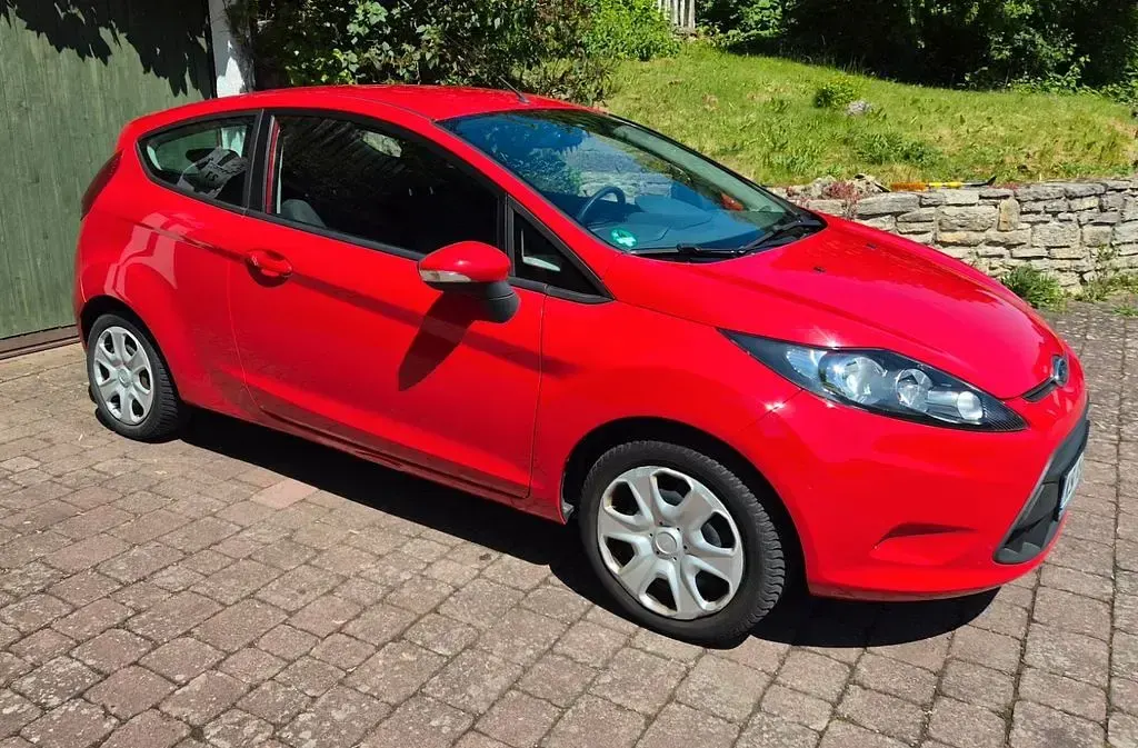 Gebraucht Ford Fiesta Ambiente 82 PS (60 kW) 2009 Rot Limousine