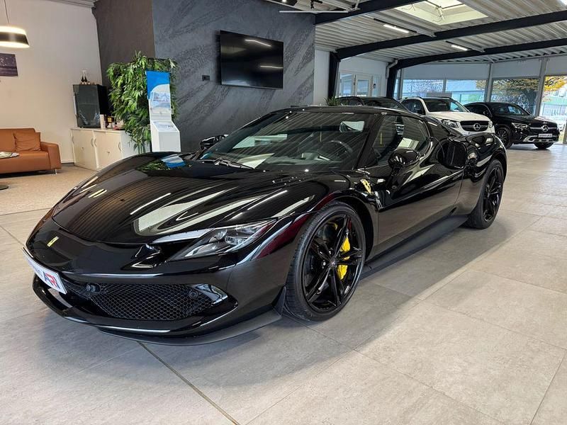 Gebraucht Ferrari 296 829 PS (609 kW) 2024 Schwarz