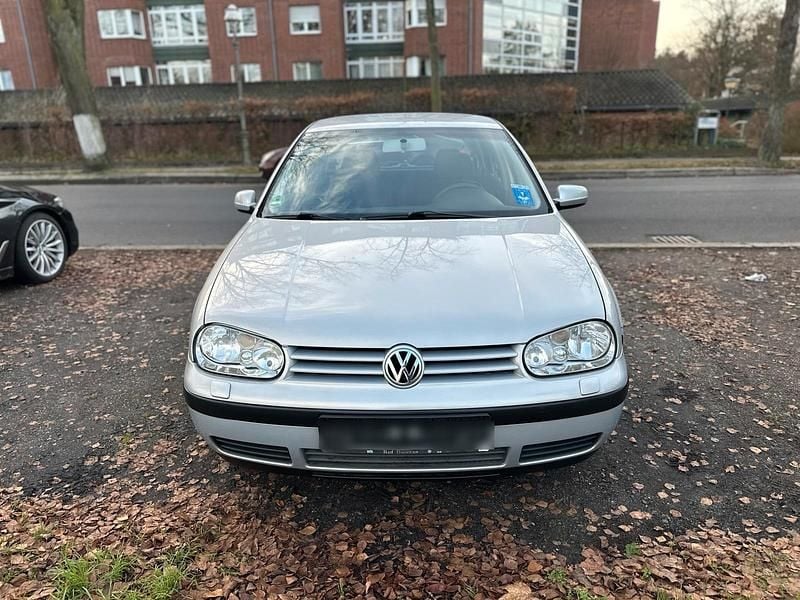 Silber Gebraucht 2005 VW Golf IV Kleinwagen | 1.499 € (Guter Preis) - Bild 1/4