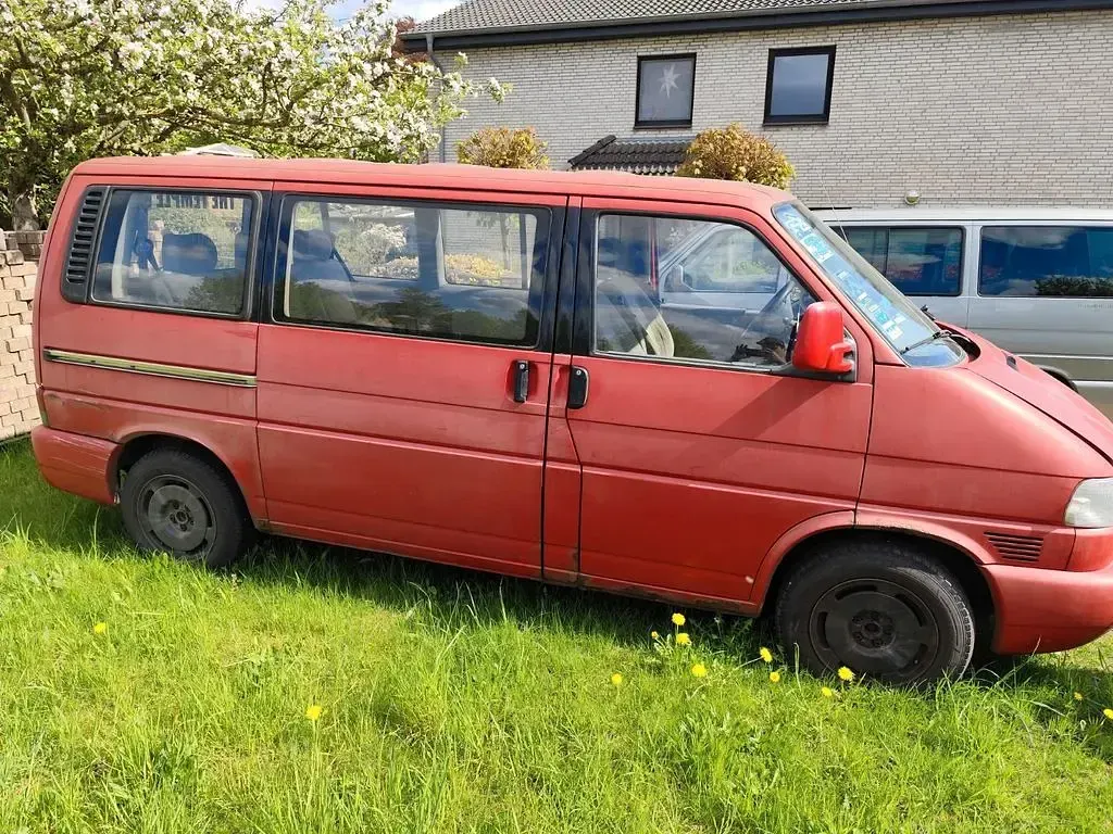 Używany VW T4 68 KM (50 kW) 1996 Czerwony Van