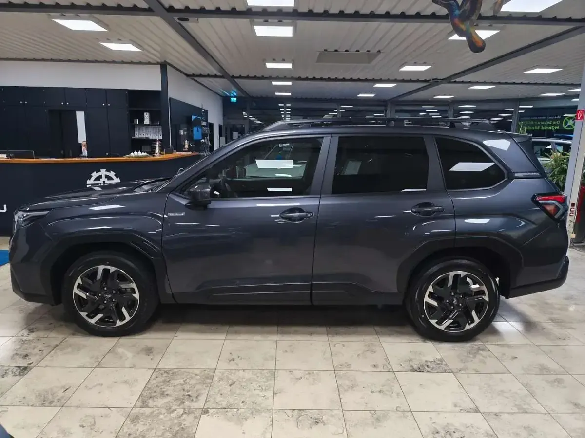 Gebraucht Subaru Forester Exclusive+ 136 PS (100 kW) 2025 Grau SUV