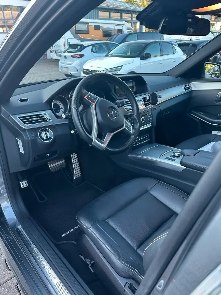 Gebraucht Mercedes E350 AMG line 252 PS (185 kW) 2016 Grau Kombi