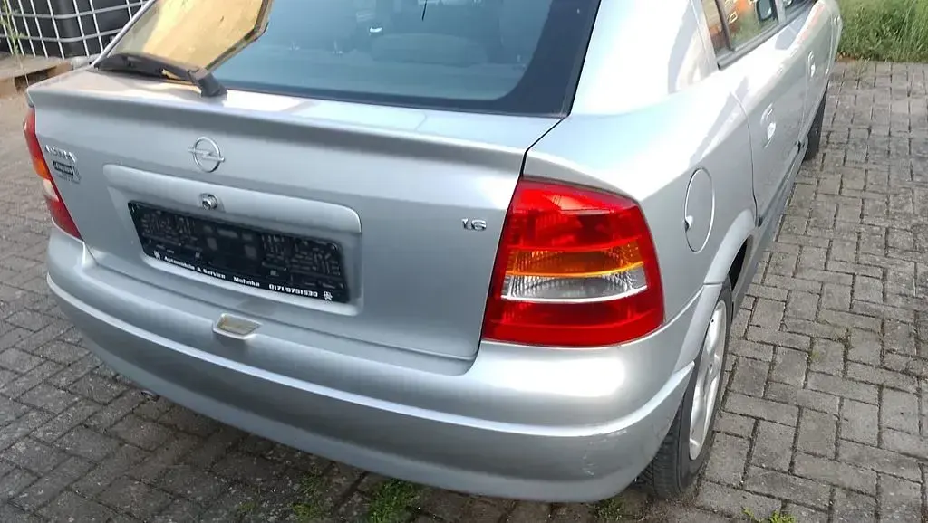 Gebraucht Opel Astra Njoy 101 PS (74 kW) 2003 Silber Limousine