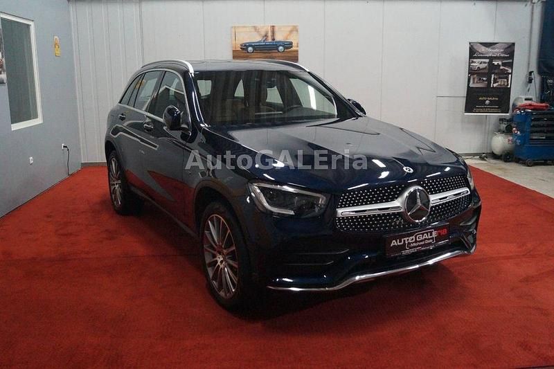 Gebraucht Mercedes GLC300e AMG 194 PS (142 kW) 2021 Blau SUV