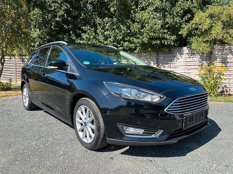 Schwarz Gebraucht 2017 Ford Focus Titanium Kombi | 7.850 € (Guter Preis) - Bild 1/4