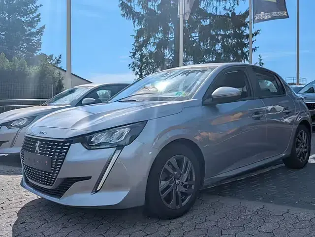 Gebraucht Peugeot 308 Active 131 PS (96 kW) 2019 Platiniumgrau (metallic) Limousine