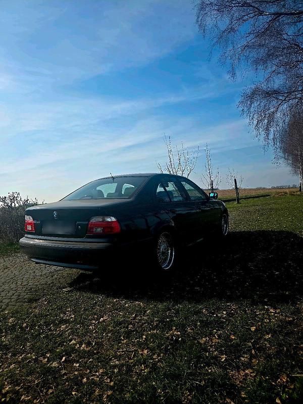 Gebraucht BMW 528 Basis 193 PS (141 kW) 1997 Schwarz Limousine